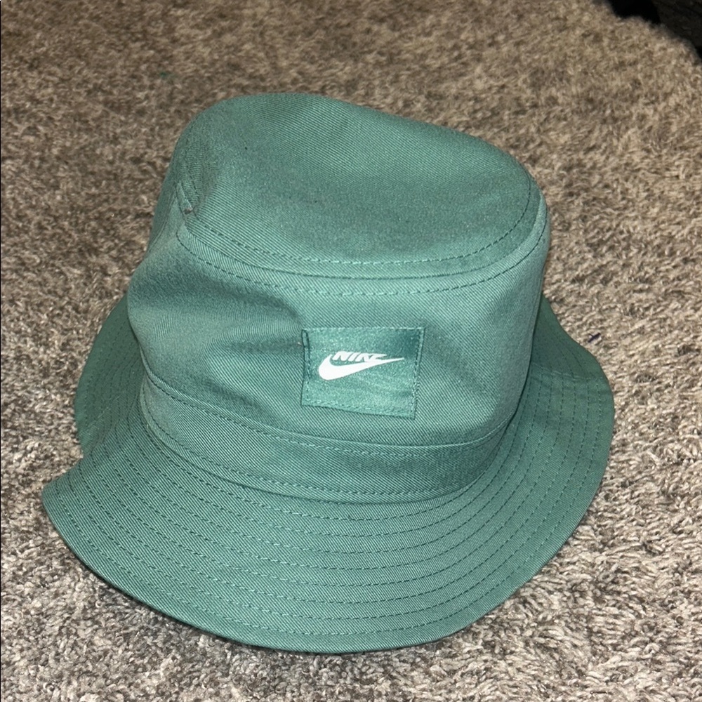 NWOT NIKE Juniors` Apex Futura Sports Bucket Hat 1 Size - Picture 4 of 4